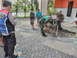 Pentingnya Kerja Bakti Membersihkan Lingkungan, Pupuk Gotong Royong