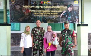 Wakili Komandan Kodim, Kasdim 0830/Surabaya Utara Serahkan Paket Nutrisi Tambahan Bantuan Dari KASAD