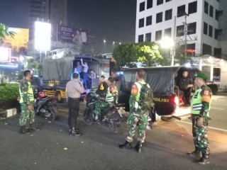 Ciptakan Suasana Aman Selama Bulan Ramadhan, Sinergitas TNI Polri Gelar Patroli Skala Besar