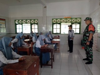 Cetak Generasi Muda yang Cerdas dan Nasionalis, Babinsa Tambak Beri Materi Wawasan Kebangsaan