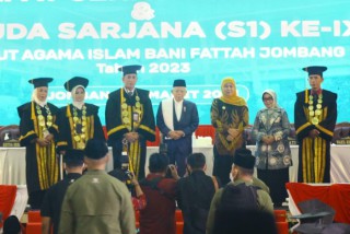 Wisuda ke-IX IAI Bani Fattah Tambak Beras Jombang, Gubernur Khofifah Harapkan  Wisudawan Adaptif dan Kreatif