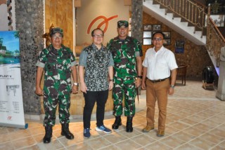 Dandim 0817/Gresik Dampingi Kunker Danrem 084/BJ di PT Arwana Citramulia Tbk, Jalin Silaturrahmi dan Ciptakan Wilayah Teritorial Kuat Saling Bersinergi