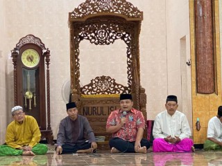 Manfaatkan Penghujung Ramadhan, Wasek DPC PDIP Surabaya Berdoa Bersama & Santunan Anak Yatim