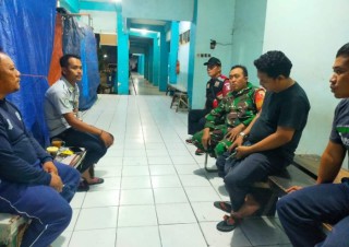 Wujudkan Kamtibmas, Babinsa  Komsos di Wilayah Binaan