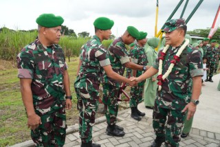 Perkembangan Pembangunan Yonif 516/CY Wedoroanom ditinjau KASAD