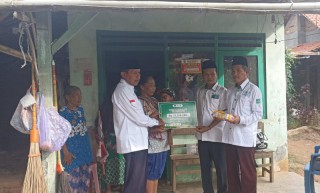 Peduli Penderita Tumor Bola Mata, Lazisnu NU Care Kecamatan Bungkal Serahkan Donasi Dua Puluh Tiga Juta Rupiah Lebih