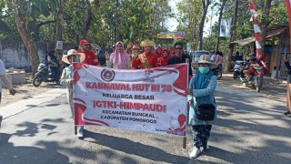 Bunda PAUD Siti Hanifah Apresiasi Karnaval Kemerdekaan RI Ke 78 IGTKI dan HIMPAUDI Kecamatan Bungkal