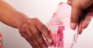 Siswa SMPN Gresik diduga Terlantar Karena Calo