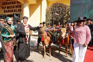 Kerapan Sapi Piala Panglima TNI di Gelar di Bangkalan