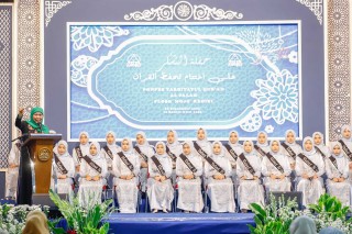 Gubernur Khofifah Hadiri Wisuda Khotmil Qur’an di Ponpen Tarbiyatul Qur’an Al Falah, Ploso Kediri