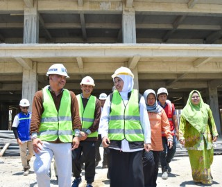 Gubernur Khofifah Tinjau Progres Pembangunan RSUD Mohammad Noer Pamekasan
