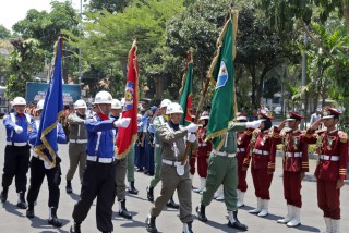 Walikota Surabaya Sambut Iringi Iringan Bendera Pataka Jer Basuki Mawa Beya