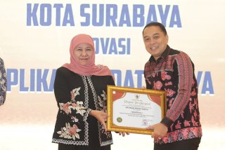 Pemkot Surabaya Sabet Dua Penghargaan di Ajang Inotek Award Jatim 2023