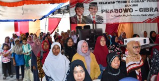 Relawan 'Mbok E Gibran Ponorogo' Deklarasikan Dukung Prabowo-Gibran