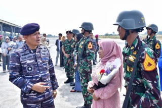 Terjun Statis dari Casa U 6215 Puspenerbal, Taruna AAL Sukses Raih Brevet Para Dasar