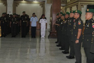 Dandim 0830/Surabaya Utara hadiri Acara Sertijab Danrem 084/Bhaskara Jaya dan PJU Jajaran Kodam V/Brawijaya