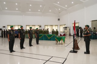 Danrem 084/BJ Memimpin Serah Terima Jabatan Dandim 0829/Bangkalan dan Dandim 0831/Surabaya Timur