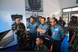 Komandan Puspenerbal Tinjau Kesiapan Flight Simulator Senerbal