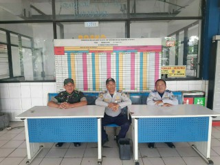 Babinsa Turut Pantau Libur Natal dan Tahun Baru di Terminal Tambak Osowilangon