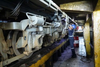 Jelang Nataru 2023/24,KAI Daop 8 Surabaya Siapkan 62 Lok dan 331 Kereta 