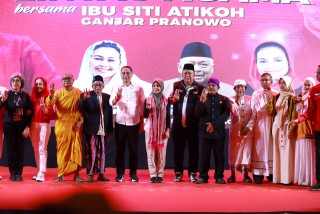 Bertemu dengan Komunitas dan Relawan Lintas Agama, Siti Atiqoh: Tidak Ada Mayoritas dan Minoritas