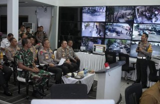 Wakili Danrem 084/BJ, Dandim Hadiri Acara Penyerahan Bodycam Oleh Kapolda Jatim Kepada Satlantas Polrestabes Surabaya