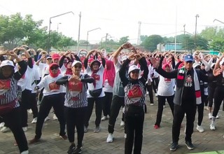Relawan Siber Gelar Senam Pagi Massal dan Perkenalkan Ganjar-Mahfud di Mojokerto