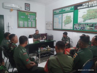 Danramil 0817/01 Driyorejo Berikan Penekanan Netralitas TNI Pada Seluruh Anggotanya