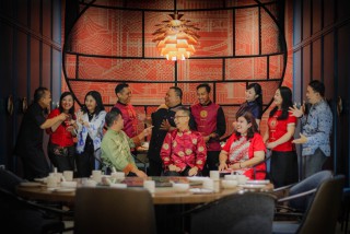 Kemeriahan Tahun Baru Imlek di Mercure Surabaya Grand Mirama, Menghadirkan Aksi Barongsai Di Tahun Naga Kayu