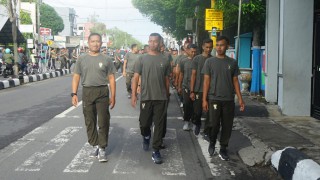 Olahraga Bersama Anggota Kodim 0817/Gresik, Tingkatkan Imunitas Tubuh dan Jaga Kesehatan