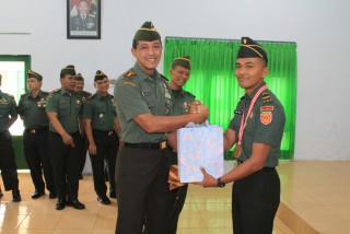 Dandim 0830/Surabaya Utara Lepas Anggota Pindah Satuan