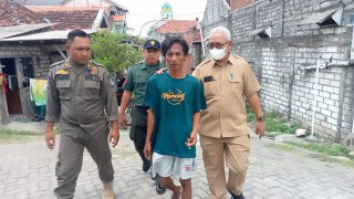 Kopka Budi Santoso Dampingi Tim UPTD Puskesmas Cerme, Bantu Evakuasi Warga Dalam Gangguan Kejiwaan (ODGJ)