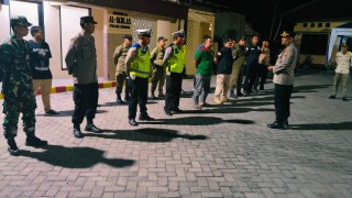Babinsa Sememi dan Tiga Pilar Galakkan Patroli Antisipasi Kejahatan Jalanan