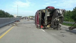 Berikut Data Para Korban Kecelakaan Minggu Pagi di Tol Ngawi