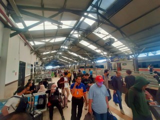 Sambut Libur panjang Isra Mi'raj dan Tahun baru Imlek, Daop 8 Operasikan 45 KA Reguler dan 4 KA Tambahan