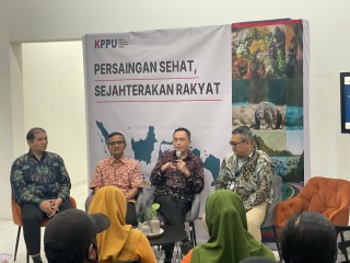 Ketua KPPU Sampaikan Prioritasnya di Sektor Migas dan Platform Digital Pada Awak Media Di Surabaya
