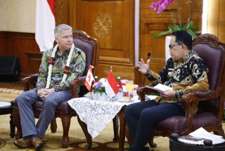 Pj Gubernur Adhy Karyono Menerima Kunjungan Kerja Duta Besar Kanada Untuk Indonesia dan Timor Leste