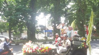 Wali Kota Eri Menerima Adipura Kencana ke-8 Kali, Terima Kasih Warga Surabaya