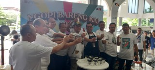 Daop 8 Bagikan Ribuan Cup Kopi Gratis Serta Diskon Tiket 20% di Acara Ngopi Bareng