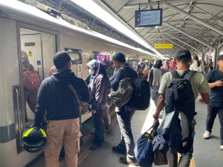 Jelang Hari Nyeri, Daop 8 Surabaya Operasikan 4 KA Jarak Jauh Tambahan 