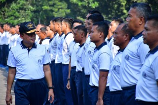 Komandan Puspenrbal : Cek Tekanan Darah Sebelum Olahraga