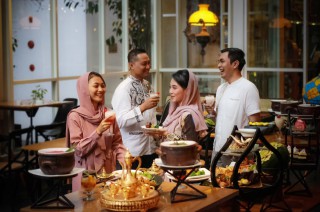 Mercure Surabaya Grand Mirama berikan tiket Umroh gratis untuk meriahkan momen Buka Bersama Ramadhan