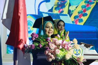 Unitomo Kukuhkan 623 Wisudawan 