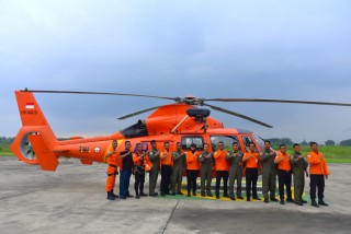 Skuadron Udara 400 Wing Udara 2 Berlatih EMU Bersama Basarnas Surabaya