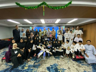 Aston Inn Jemursari Gelar Pengajian Bersama Panti Asuhan Sambut Nuzulul Quran