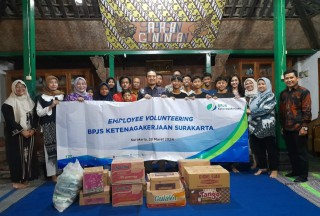 Employee Voluntering BPJS Ketenagakerjaan Surakarta Serahkan Sembako ke Panti Asuhan Gunungan
