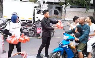 Inisiatif dan Inspiratif Firhando Gumelar: Baksos Bahan Pangan dan Entas Pengangguran