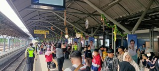 Volume Penumpang Masih Tinggi, KAI Daop 8 Surabaya Perpanjang KA Tambahan hingga 30 April