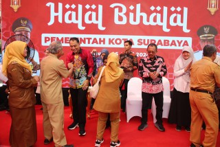 Pemkot Surabaya Gelar Halalbihalal pada Hari Pertama Masuk Kerja, Diikuti 7 Ribu Pegawai