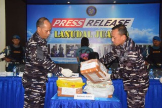 TNI AL Gagalkan Upaya Penyelundupan 8 Box Terumbu Karang Dilindungi